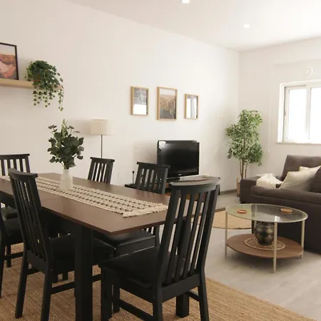 Apartment 2-bdr With Private Patio,