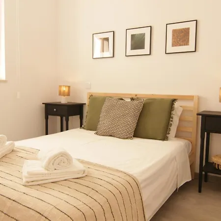 2-bdr With Private Patio,