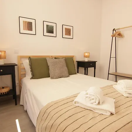 2-bdr With Private Patio, Apartament Dystrykt Faro